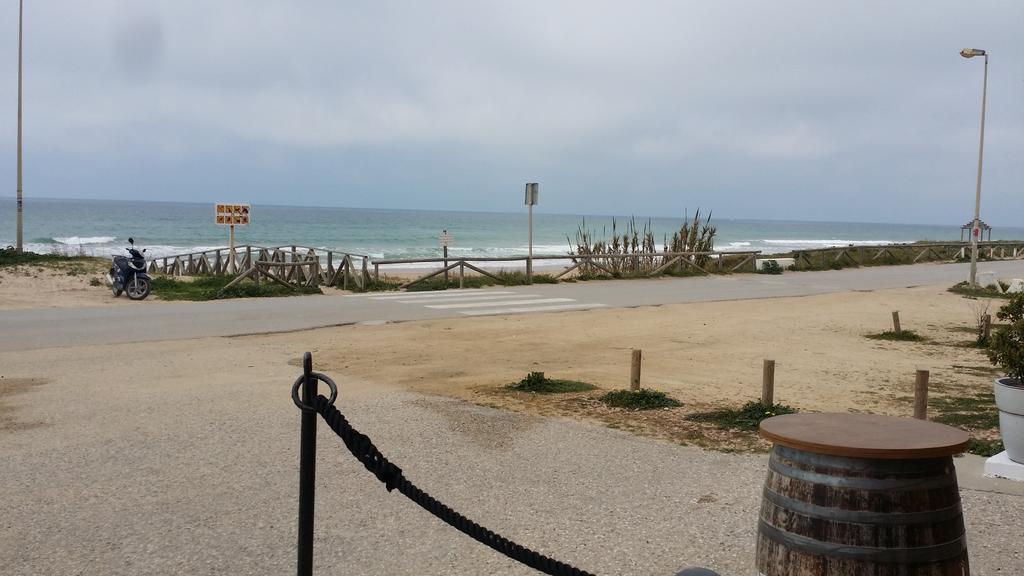 Hostal El Alferez Vejer de la Frontera Bagian luar foto