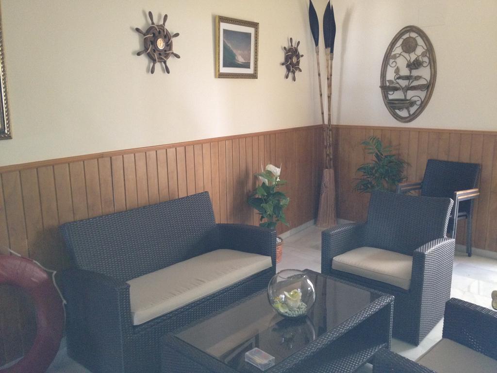Hostal El Alferez Vejer de la Frontera Bagian luar foto