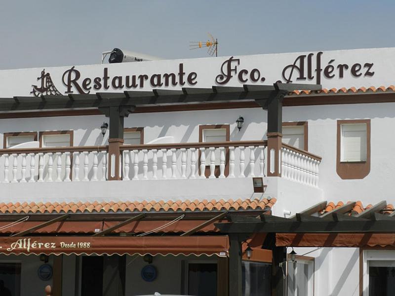Hostal El Alferez Vejer de la Frontera Bagian luar foto